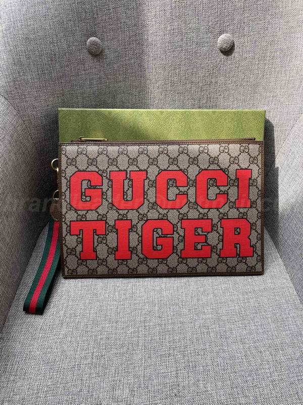 Gucci Wallets 11